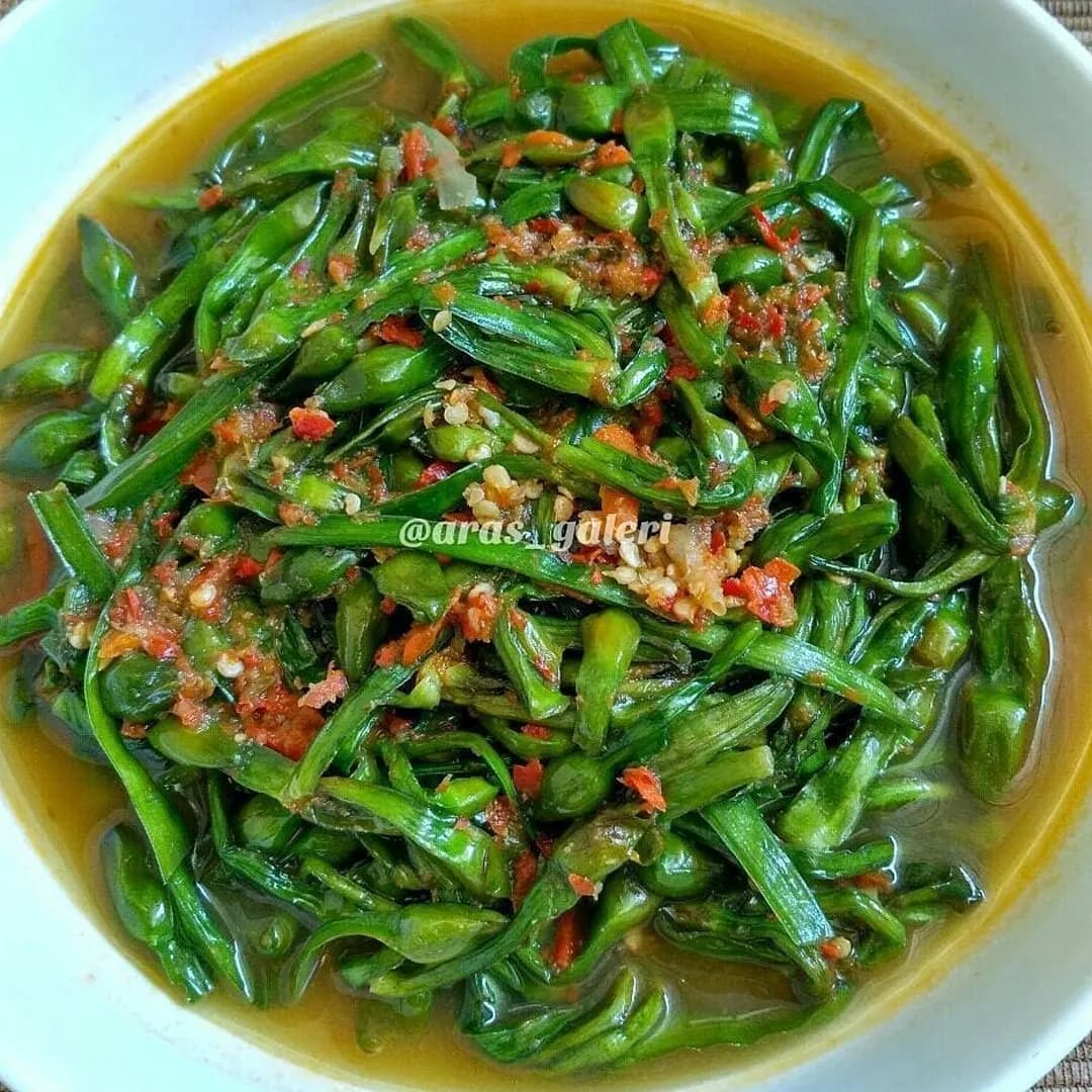 Cah Genjer Terasi Pedas