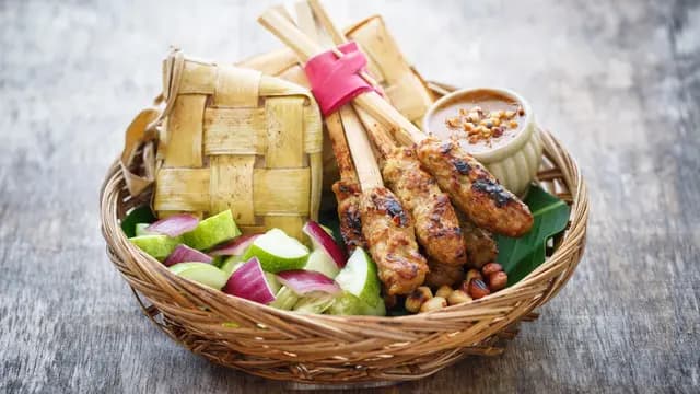 Sate Lilit Tempe
